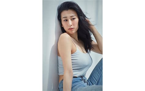 浅田舞 巨乳|浅田舞の巨乳おっぱい水着＆お尻食い込み！写真集エロ画像180枚